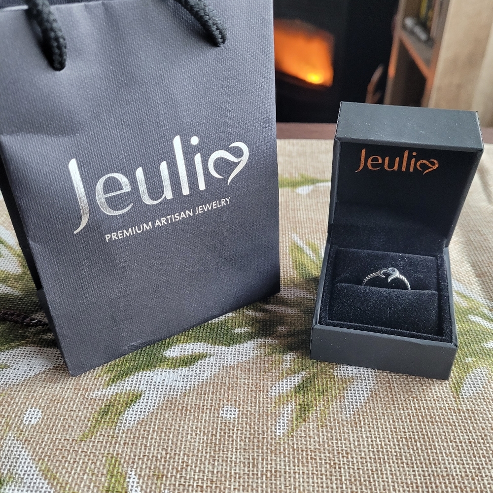 Jeulia silver heart ring, adjustable size